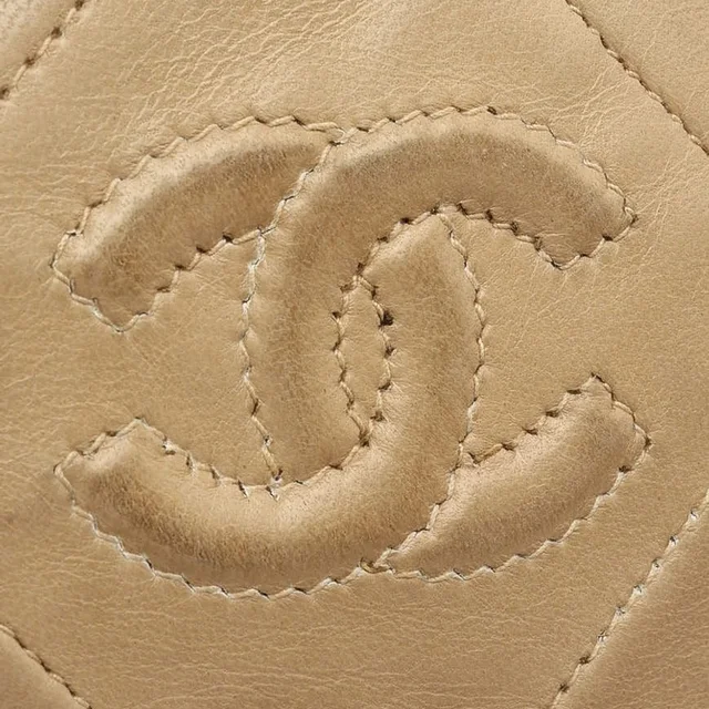 Chanel CC Tassel Camera Bag in Leather from A Retro Tale, photo 7 of 11
