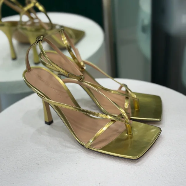 BOTTEGA Gold thong heels size 37.5 in Gold Leather from Revivre