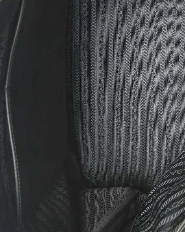 Prada Medium Saffiano Lux Galleria Bag in Saffiano leather from A Retro Tale, photo 7 of 8