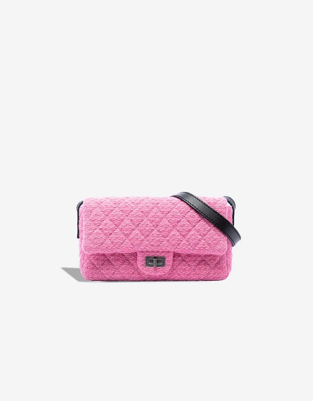 Chanel 2.55 Reissue Messenger 225 Tweed / Lamb Pink / Black in Black, Multicolour, Pink Tweed from SACLÀB