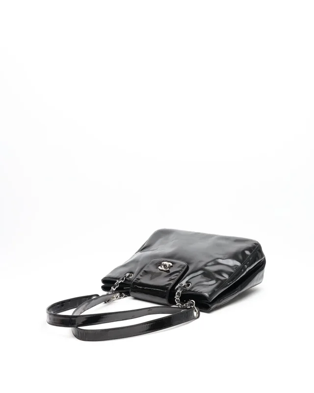 Chanel CC Patent Chain Shoulder Bag in Patent leather from A Retro Tale, photo 5 of 16