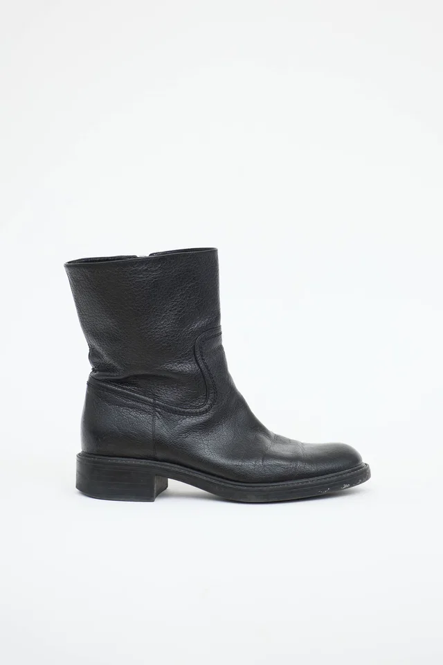 Gucci Leather Ankle Boot in Leather from VSP Consignment