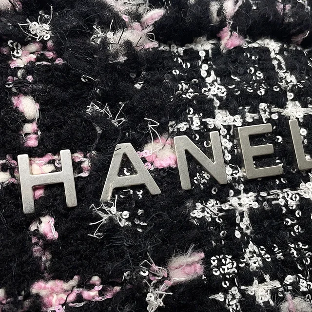 Chanel CHANEL22 ChainShoulder Bag Black/Pink/WhiteAS3260 Tweed Leather Size Small in Black Tweed from GALLERY RARE, photo 6 of 6