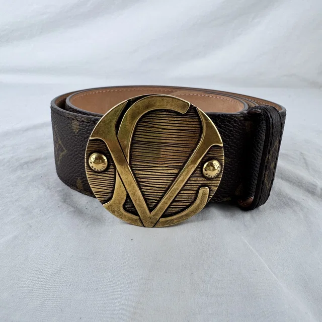 Louis Vuitton Monogram Round Plaque Buckle Belt in Canvas, coated canvas, Metal from Reowned