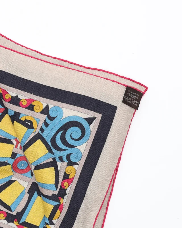 Hermès Harnais en Rosace Cashmere Silk Scarf in Silk from A Retro Tale, photo 3 of 4