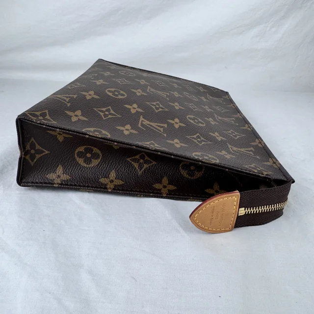 Louis Vuitton Toiletry 26 in Canvas, coated canvas, Metal from Reowned, photo 2 of 2