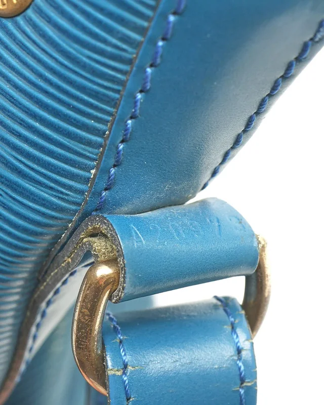 Louis Vuitton Epi Noé Petit Bag in Leather from A Retro Tale, photo 10 of 11