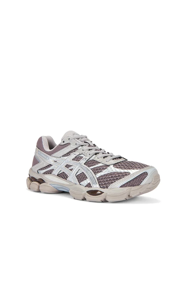 Asics Gel-Cumulus 16 Sneaker in Cocoa Powder & Pure Silver, photo 2 of 6 from REVOLVE (Canada)
