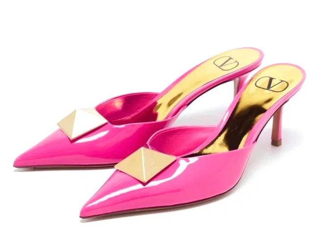 Valentino Garavani Pink and Gold Patent Leather with Metal Embellishments Heeled Shoes in Pink Patent leather from HEWI