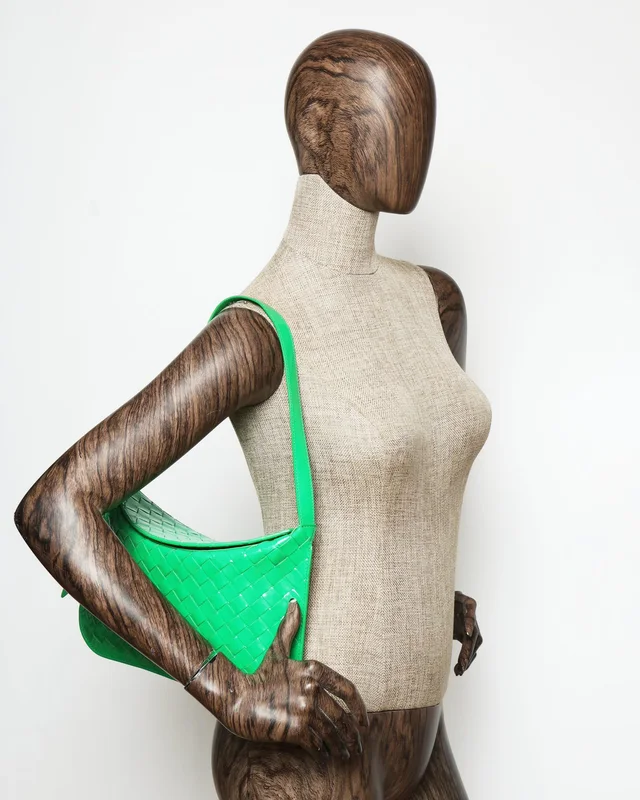 Bottega Veneta Intrecciato Hobo Bag in Woven leather from A Retro Tale, photo 7 of 7