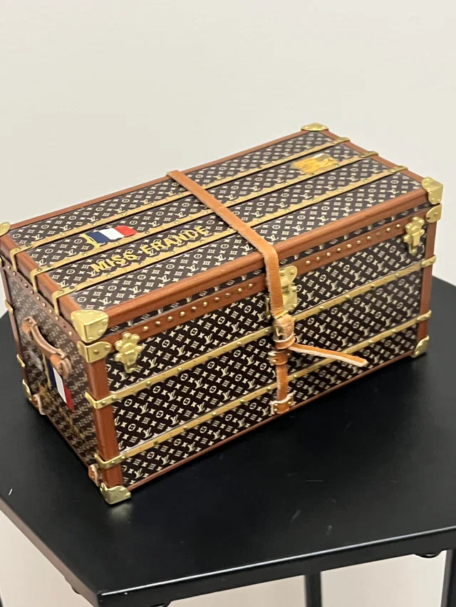 Louis Vuitton limited edition paperweight in Ceramic from Luxury Promise