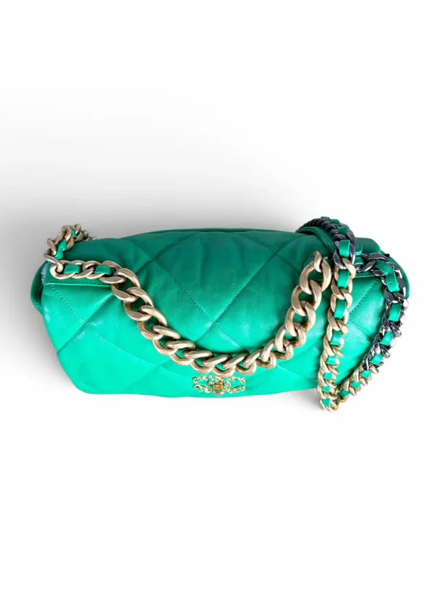 Green Lambskin Chanel 19 Large in Green Lambskin from Season 2 Consign, photo 5 of 10