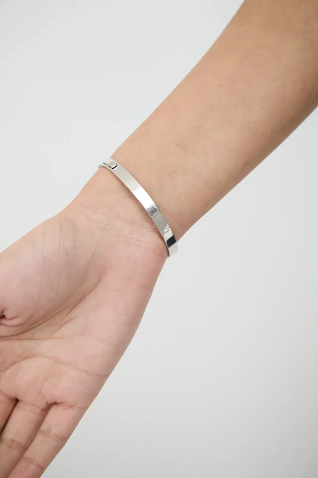 Hermès 18K White Gold D'Ancre Small Diamond Bracelet in White from VSP Consignment, photo 3 of 4