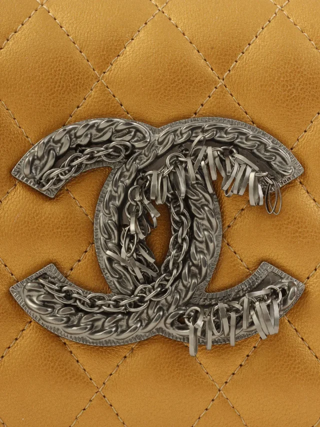 Chanel CC Mark Plate Chain Shoulder Bag, Gold, circa 2009 in Gold Leather from VINTAGE QOO TOKYO, photo 7 of 14