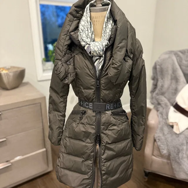 Moncler Women Puffer Coat Size 1 (It) in green from Poshmark