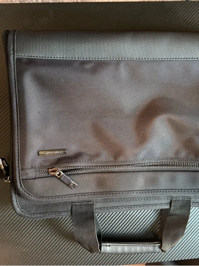 Samsonite Men's Laptop Briefcase Messenger in black Nylon from Poshmark