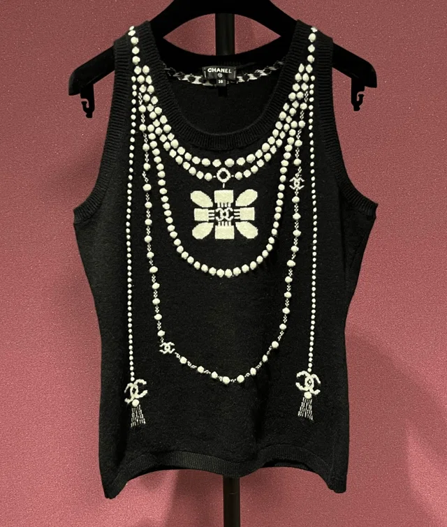 Chanel 2020 Cashmere Vest 38 in Cashmere from Luxury Promise