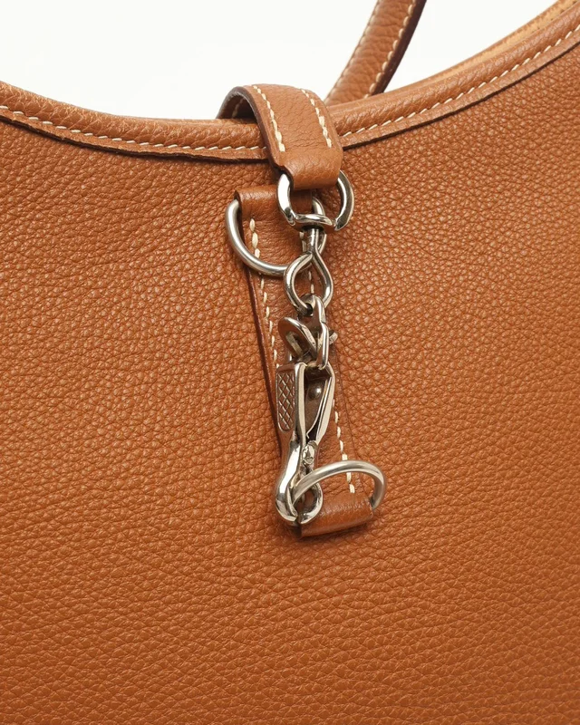 Hermès Togo Trim 31 Hobo Bag in Togo leather from A Retro Tale, photo 6 of 11