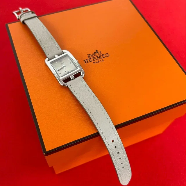 Hermès Cape Cod PM 31 Stainless Steel Veau Swift Diamond Watch Gray in Grey Swift leather from The Reluxe