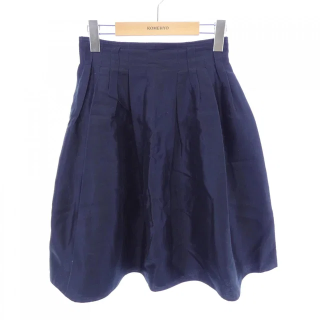 Giorgio Armani Collezioni Skirt from LuxUness