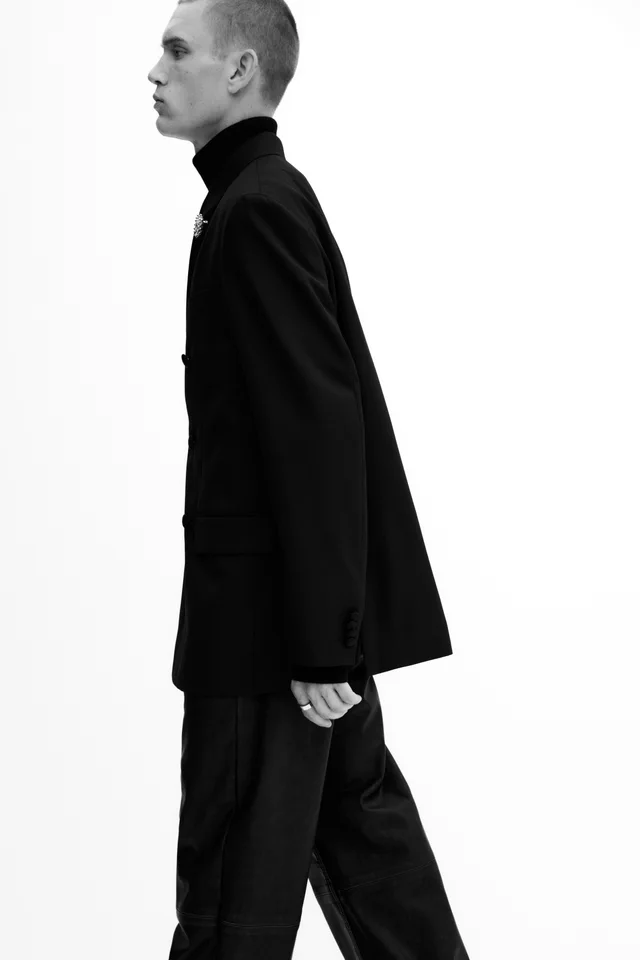 H&M Relaxed-Fit Wool-Blend Tuxedo Jacket, photo 7 of 8 from H&M (Canada)
