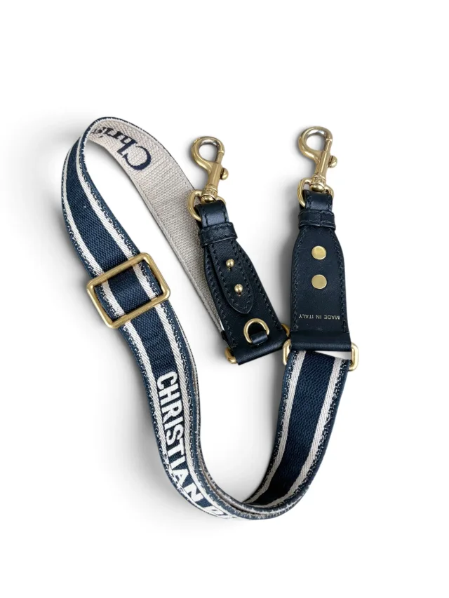 Dior Denim Oblique 30 Montaigne East West Chain Bag in Denim from Season 2 Consign, photo 7 of 11