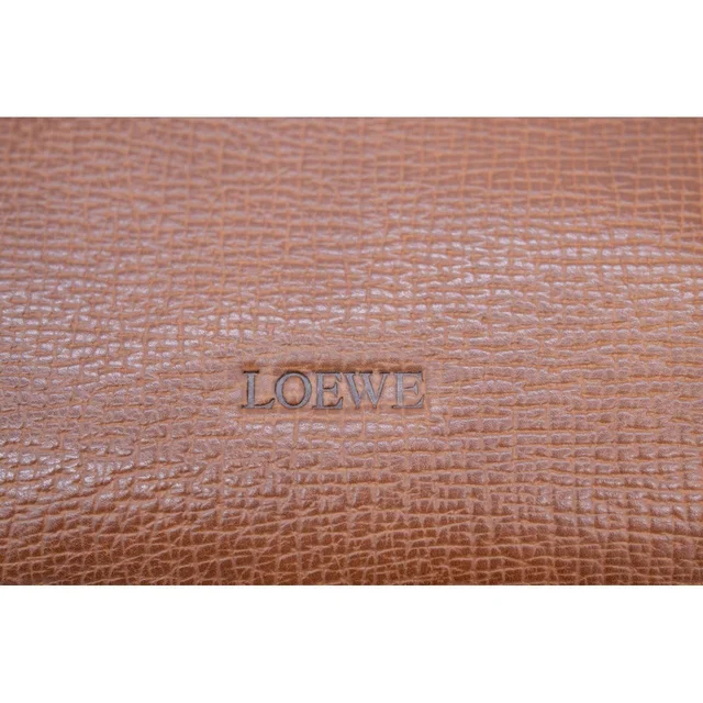 Loewe Women's Tote bags - Brown in red|brown from Depop, photo 3 of 8
