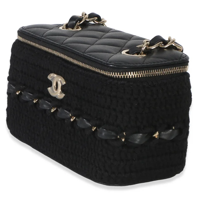 Chanel Black Quilted Lambskin Crochet Small Vanity Case With Chain in Black Lambskin from myGemma, photo 2 of 2