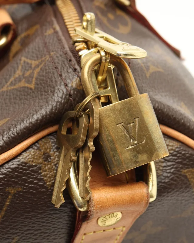 Louis Vuitton Monogram Speedy Bandoulière 30 Bag in Coated canvas from A Retro Tale, photo 7 of 10