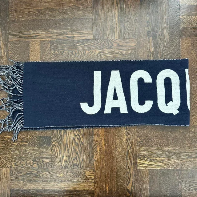 Jacquemus Women's Scarf - Navy/Blue in blue Wool from Depop, photo 1 of 1
