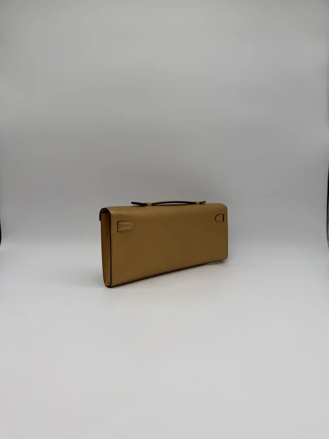Hermès Kelly Cut Chamkilight Dore Chevre Permabrass Hardware in Gold Goatskin from Luxury Promise, photo 6 of 10