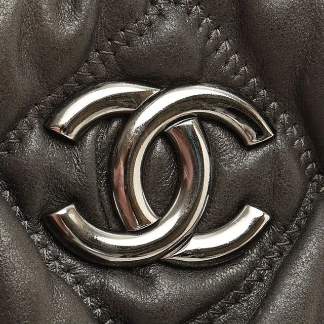 Chanel Bubble Quilt Bowling Bag in Leather from A Retro Tale, photo 6 of 9