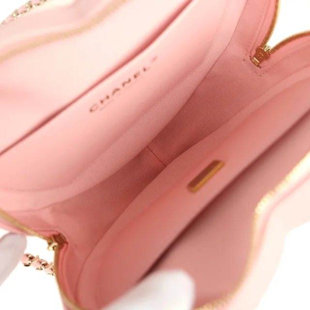 Chanel CC In Love Large Heart Bag in Pink Lambskin from Madison Avenue Couture, photo 8 of 9