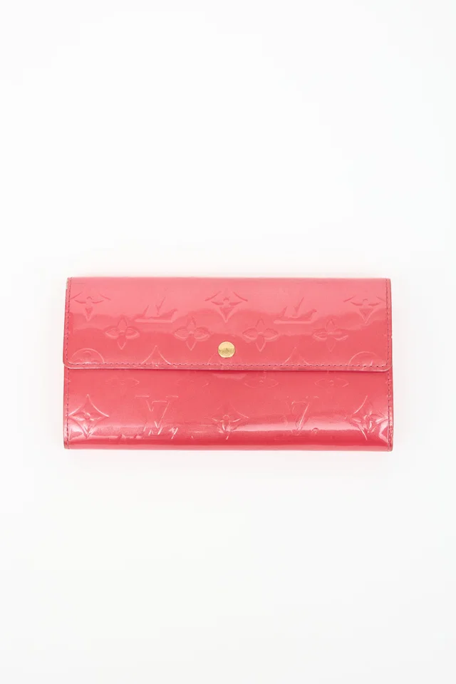 Louis Vuitton 2005 Vernis Monogram Sarah Wallet in Leather from VSP Consignment