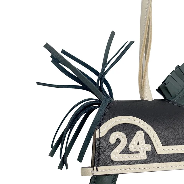 Hermès Rodeo Robeo 24 Size PM Vert Mangrove / Black / Craie Lambskin in Black Lambskin from GALLERY RARE, photo 2 of 2