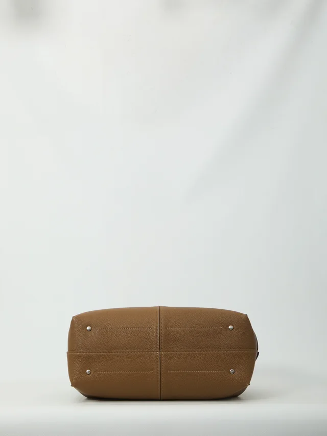 Tod's Hammered leather medium Tote bag, photo 3 of 4 from SENSER