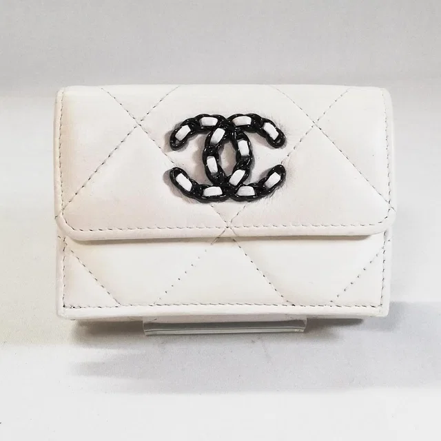 Chanel 19 Trifold Wallet Dizeneuf White in White Lambskin from The Reluxe