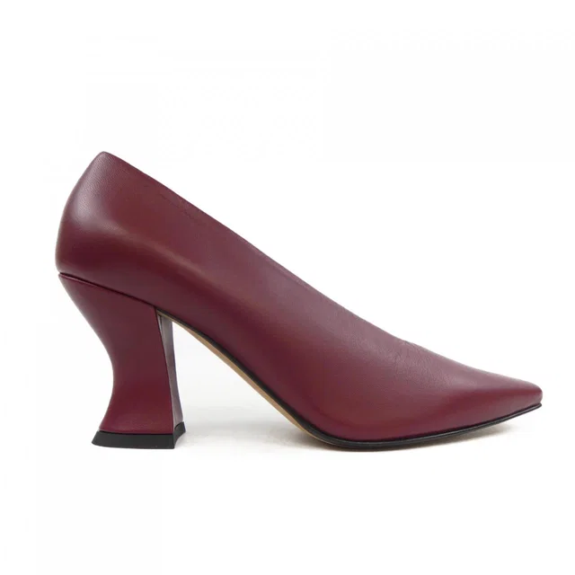 Bottega Veneta Leather Pumps in Leather from LuxUness
