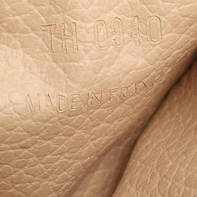 Louis Vuitton Monogram Toiletry Pouch 23 in Coated canvas from A Retro Tale, photo 7 of 8