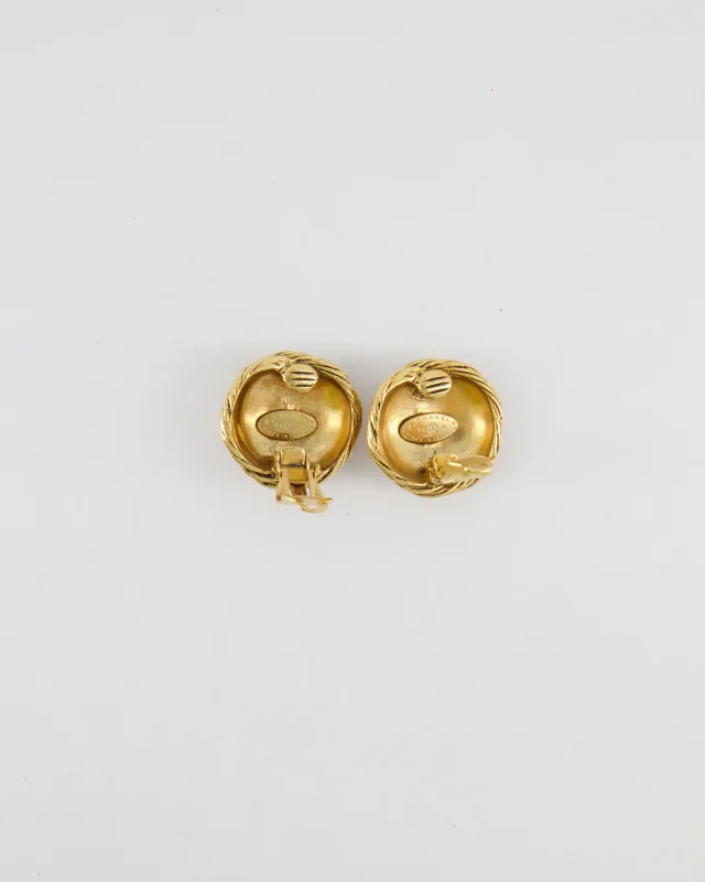 Chanel Vintage 94A Gold Round Cabled Spiral Clip on Earrings with CC Logo Detail in Gold from Sellier, photo 6 of 7
