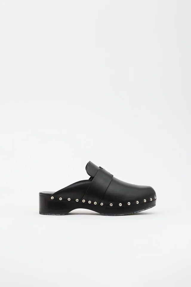 Hermès Leather Calya Clog Mule in Leather from VSP Consignment