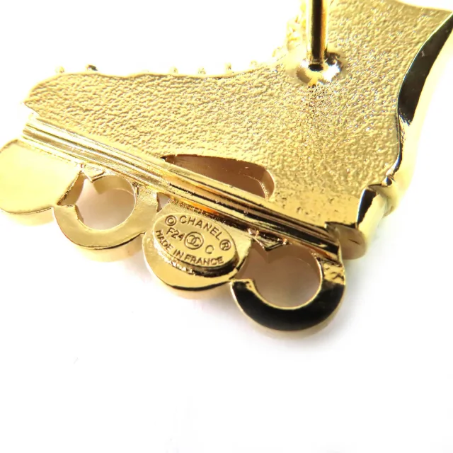 Chanel Brooch Roller Skates Brooch in Gold Others from LuxUness, photo 5 of 5