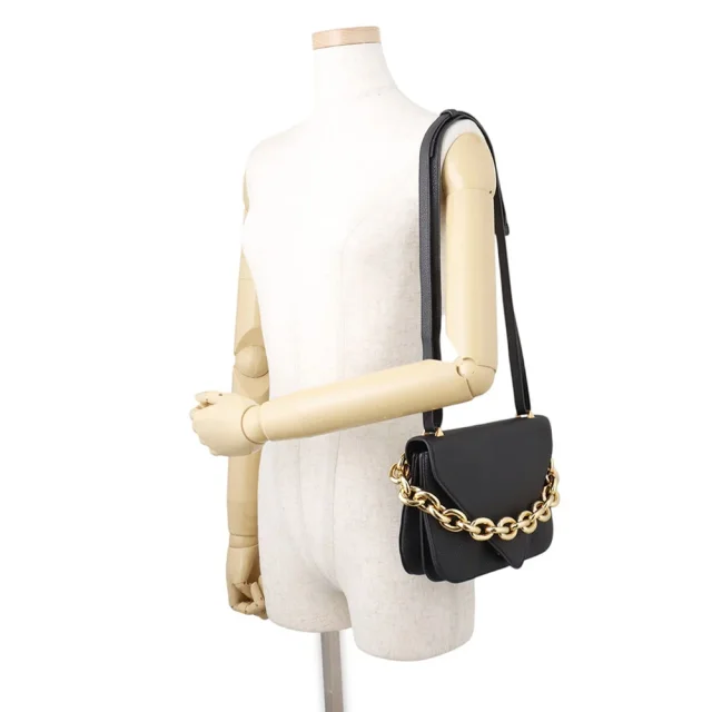 Bottega Veneta Mount Envelope Shoulder Bag Black Leather in Black Leather from GALLERY RARE, photo 5 of 18