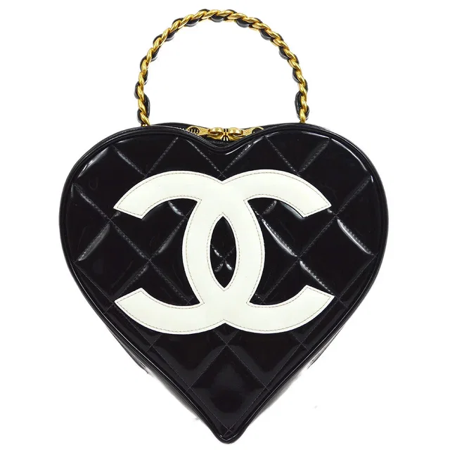Chanel 1995 Heart Vanity Handbag Black Patent Leather in Black Patent leather from AMORE Vintage Tokyo