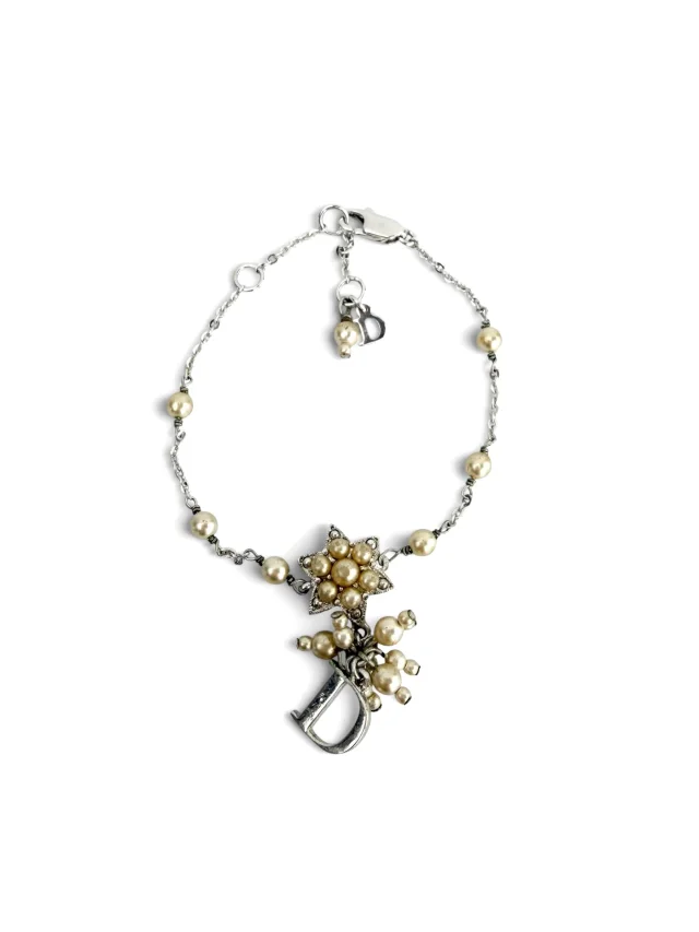 Dior 90’s Pearl Star Bracelet from Season 2 Consign, photo 2 of 4