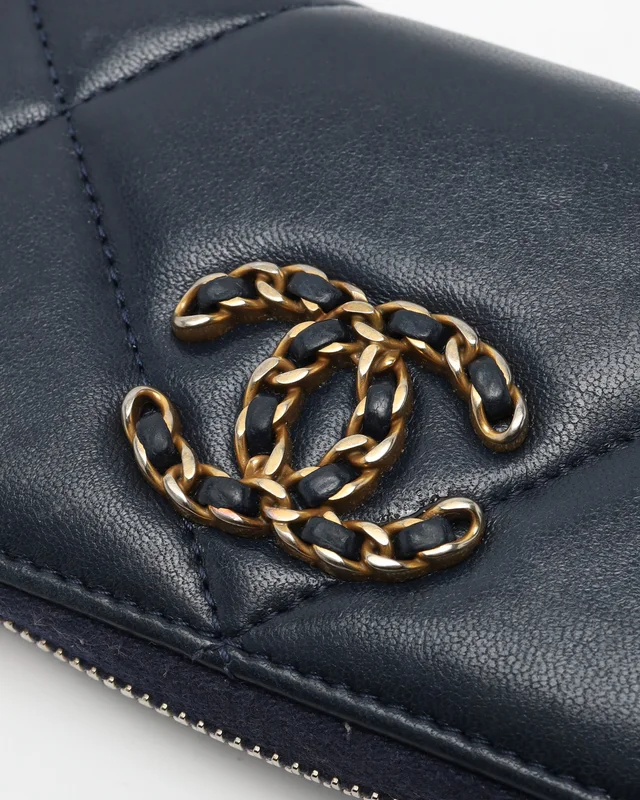 Chanel Lambskin Zip Around Card Holder in Lambskin from A Retro Tale, photo 3 of 8