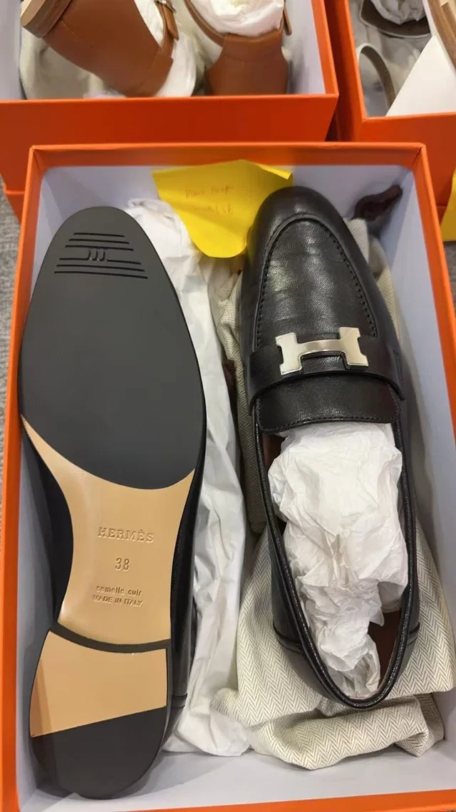 Hermès Black shoes 38 in Black from Luxury Promise
