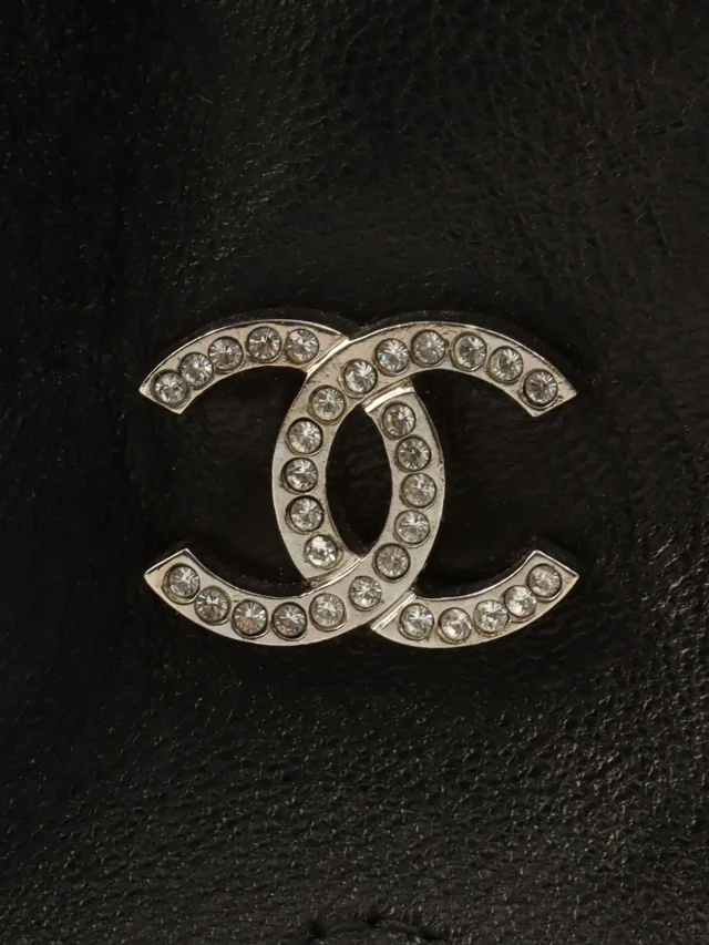 Chanel Around 2000 produced Chocolate Bar 2.55 CC Mark Chain Bag Black from VINTAGE QOO TOKYO, photo 8 of 17