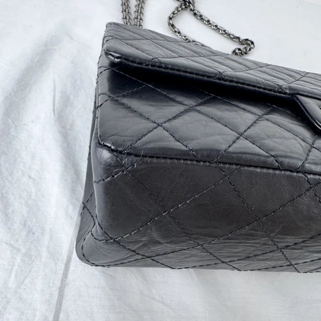 Chanel 2.55 Reissue Old Medium Bag in aged calfskin, Metal from Reowned, photo 7 of 12