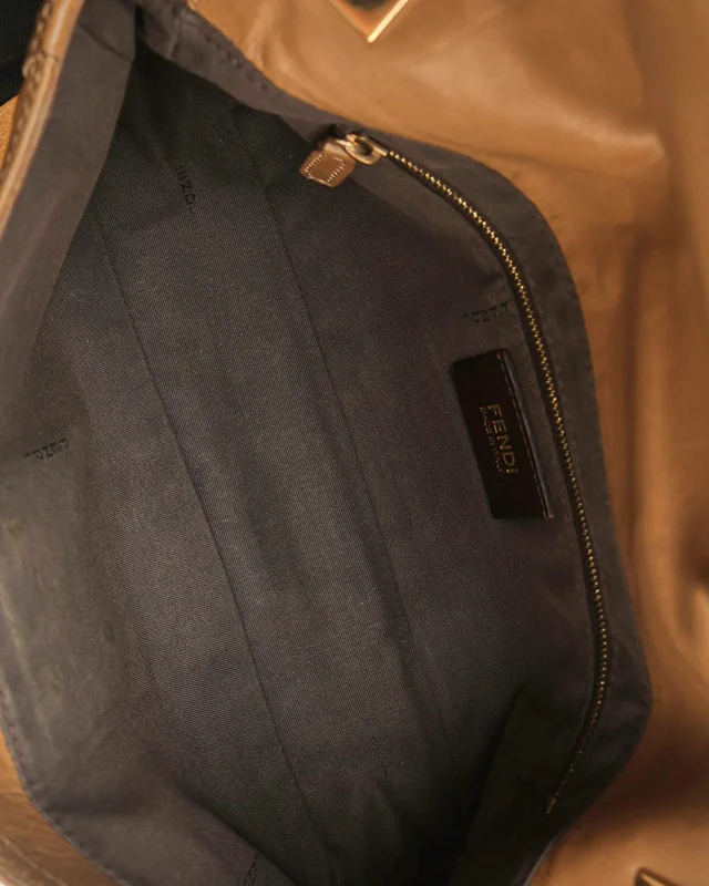 Fendi Baguette Chain Flap Bag in Leather from A Retro Tale, photo 9 of 11